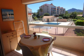 Appartement terrasse , vue sur piscine Montagne !! Incroyable !